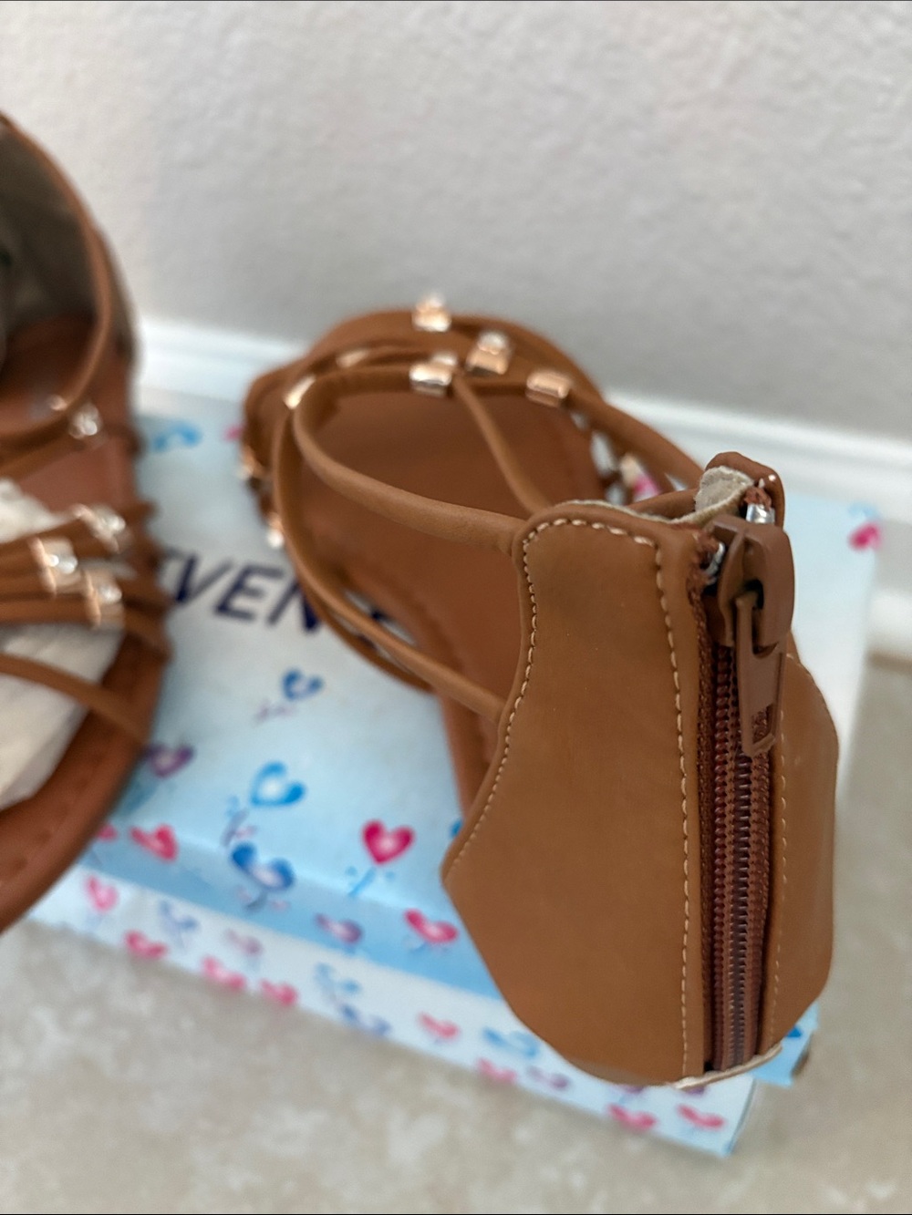 Sandals - Picture 3 of 4